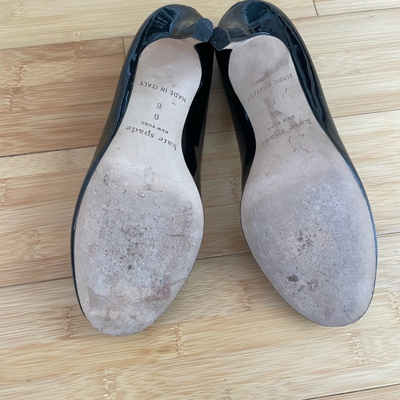 Kate Spade Black Patent Leather Round Toe Heels Size 6 - Picture 5 of 6
